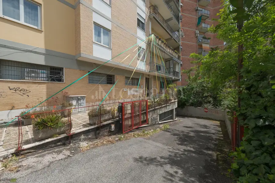 Box in vendita di 19 mq a €74.000 (rif. 18/2026)