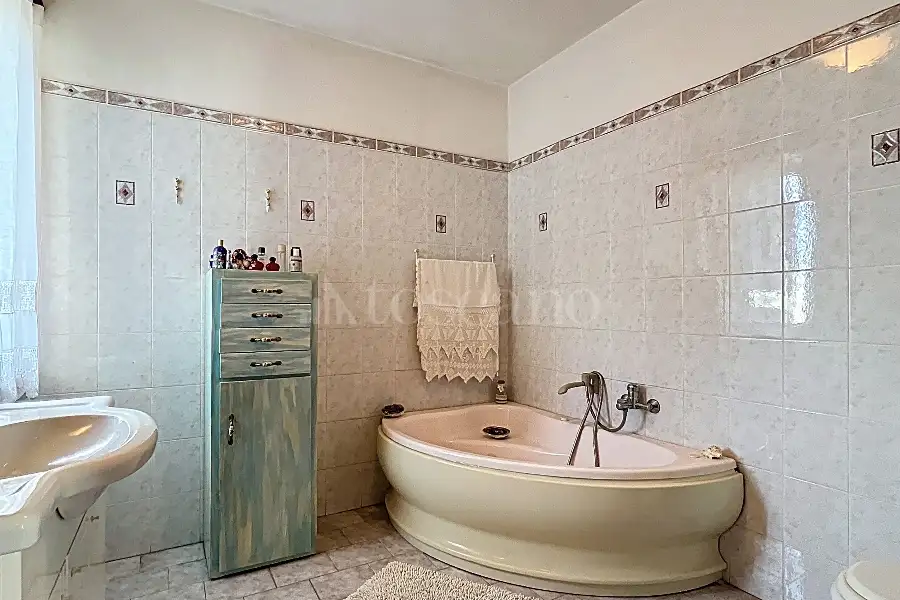 Villa in vendita di 600 mq a €590.000 (rif. 215/2025)