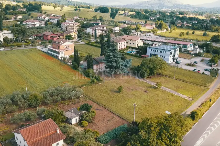 Villa in vendita di 300 mq a €220.000 (rif. 10/2025)