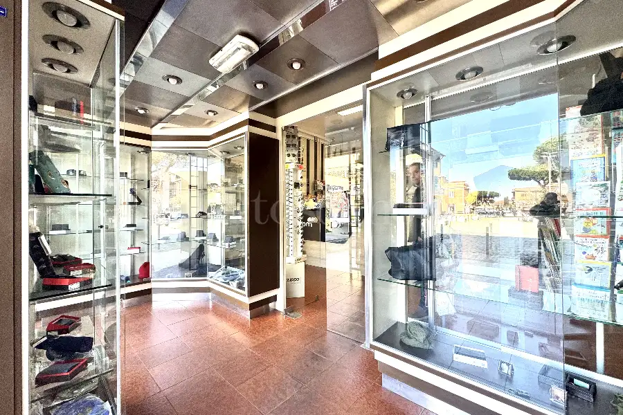 Attività Commerciale in vendita di 56 mq a €329.000 (rif. 6/2025)