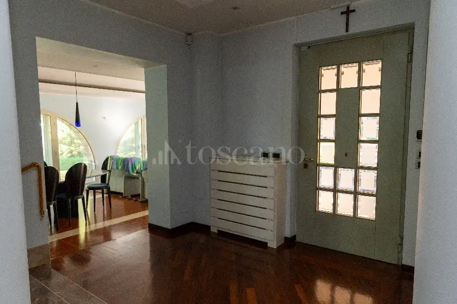 Villa in vendita di 700 mq a €580.000 (rif. 131/2025)