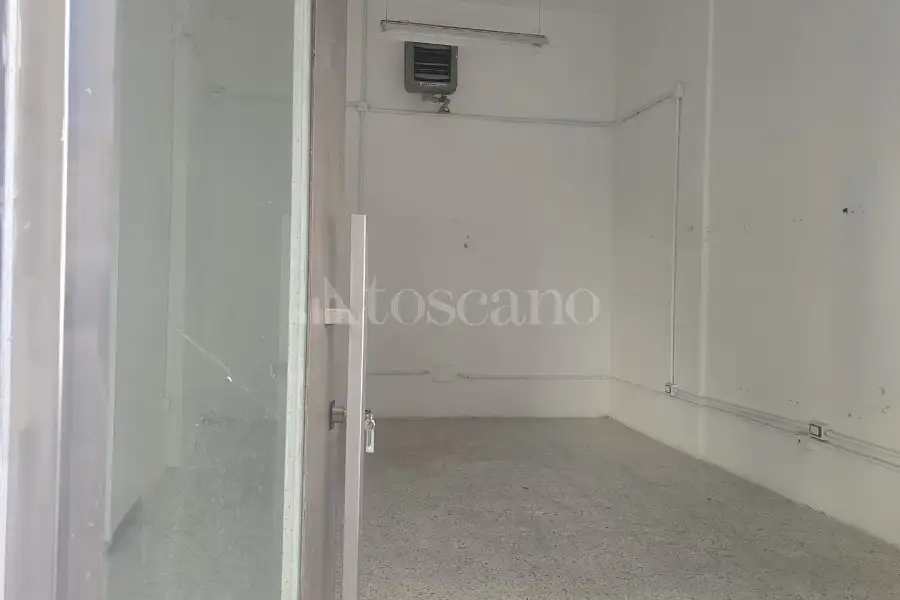 Negozio in affitto di 246 mq trattativa riservata (rif. 27/2026)