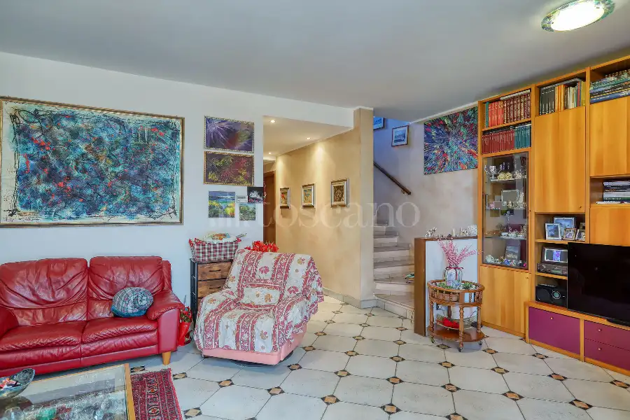 Villino a Schiera in vendita di 240 mq a €430.000 (rif. 133/2026)