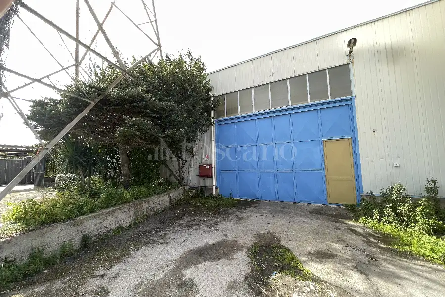 Capannone in affitto di 2.000 mq a €6.300 (rif. 23/2026)