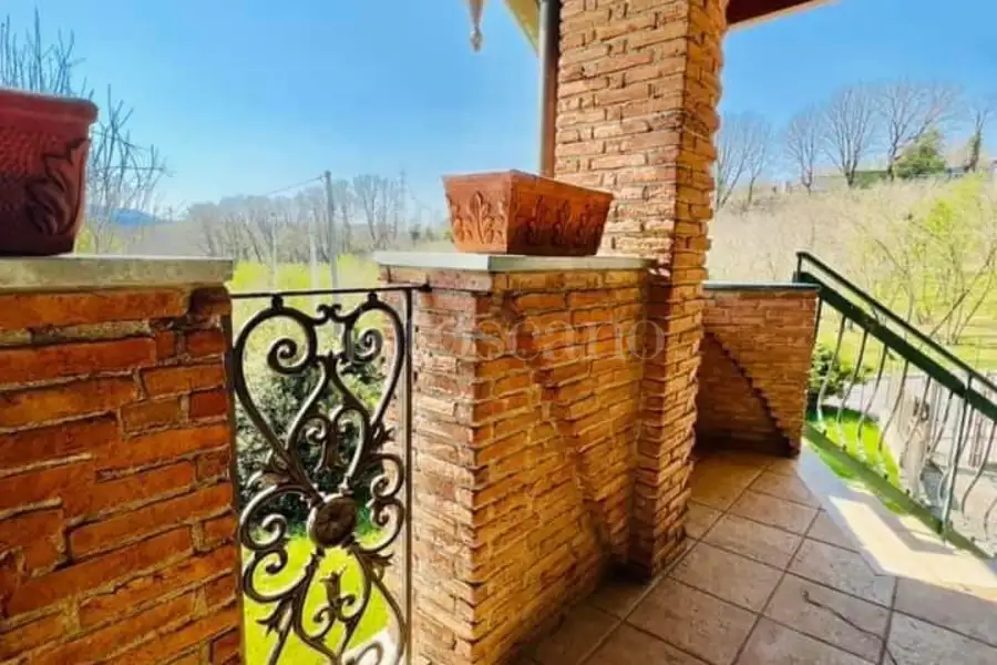 Villa in vendita di 280 mq a €275.000 (rif. 115/2026)