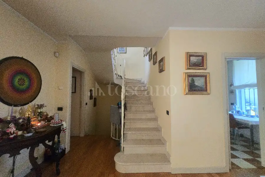 Villa in vendita di 250 mq a €710.000 (rif. 54/2026)