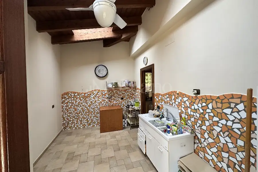 Casale in vendita di 747 mq a €790.000 (rif. 11/2026)