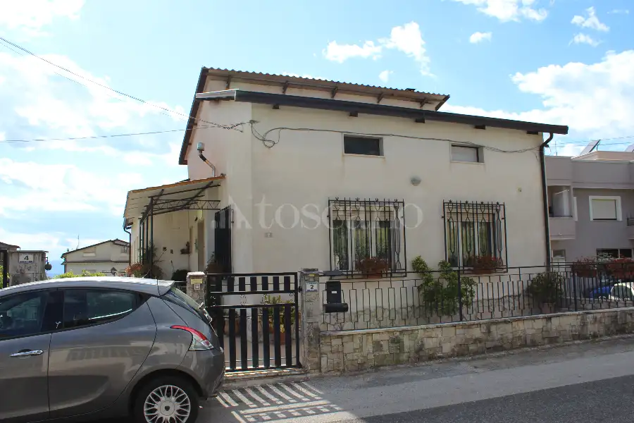 Casa Indipendente in vendita di 212 mq a €210.000 (rif. 15/2026)