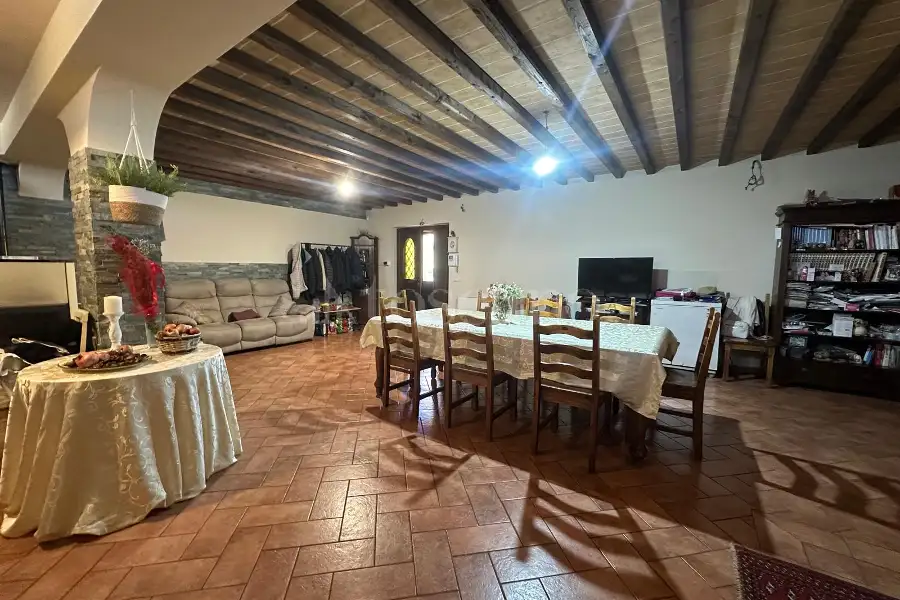 Villa Bifamiliare in vendita di 220 mq a €399.000 (rif. 94/2026)