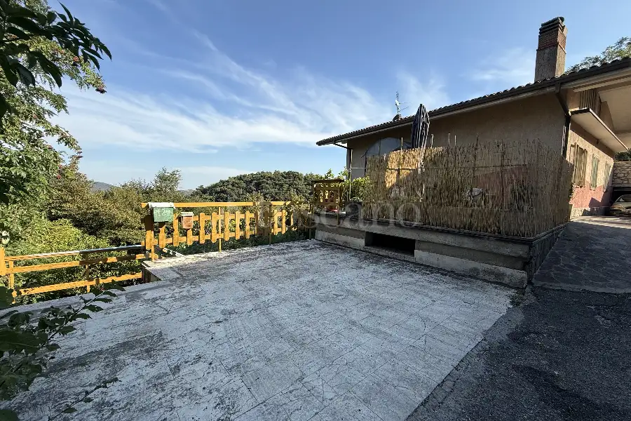 Villa Bifamiliare in vendita di 250 mq a €265.000 (rif. 20/2025)
