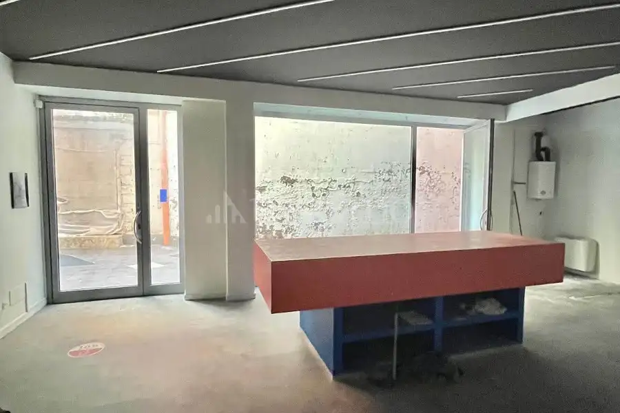 Negozio in affitto di 60 mq a €700 (rif. 162/2026)