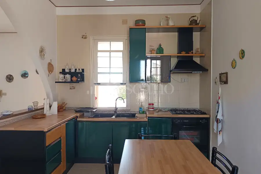 Villa in vendita di 470 mq a €698.000 (rif. 76/2026)