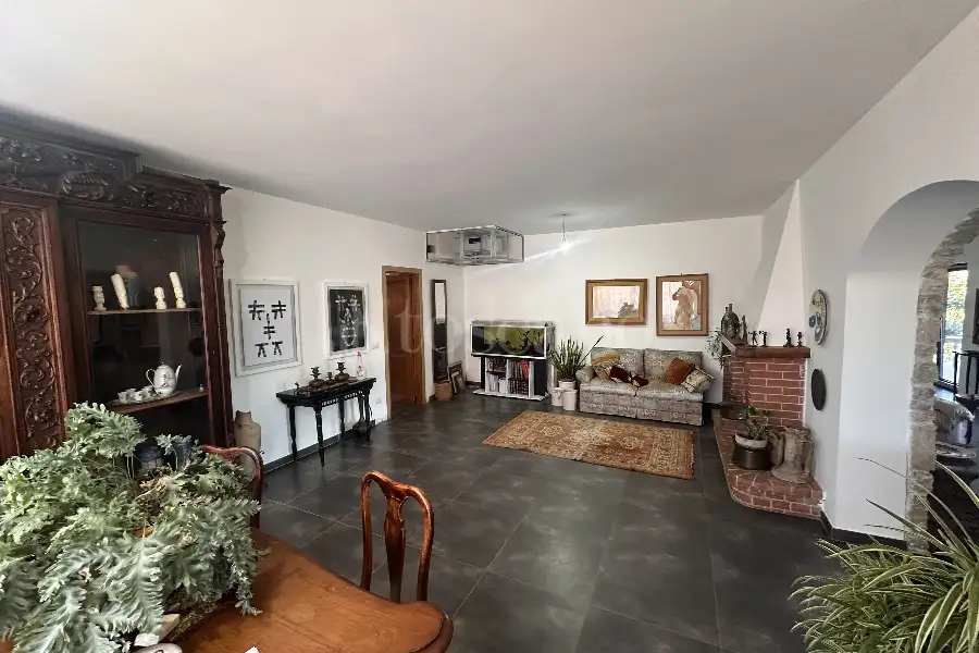 Villa in vendita di 350 mq a €439.000 (rif. 27/2025)