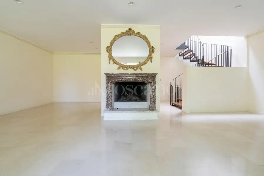 Villa Bifamiliare in vendita di 320 mq a €780.000 (rif. 65/2025)