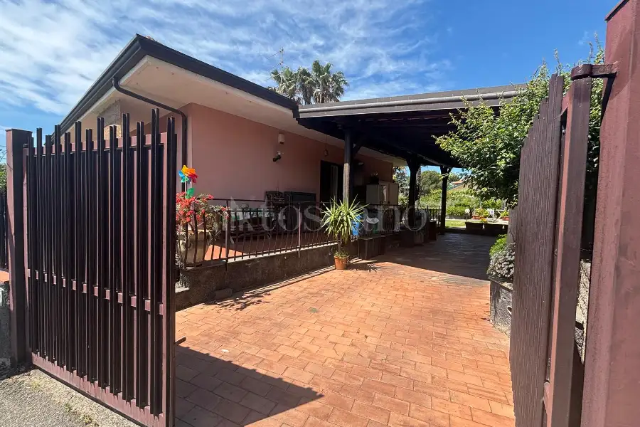 Villa in vendita di 100 mq a €370.000 (rif. 95/2026)