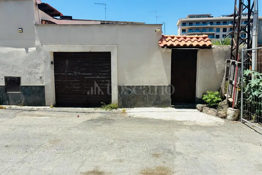 Casa Indipendente in vendita di 219 mq a €1.050.000 (rif. 106/2026)