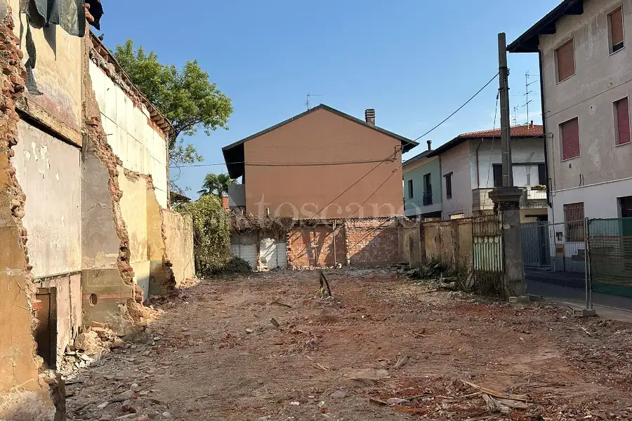 Edificabile Residenziali in vendita di 360 mq a €155.000 (rif. 39/2026)
