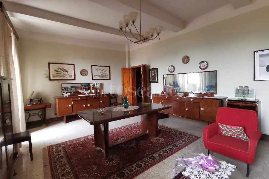 Casa in vendita di 290 mq a €200.000 (rif. 32/2022)