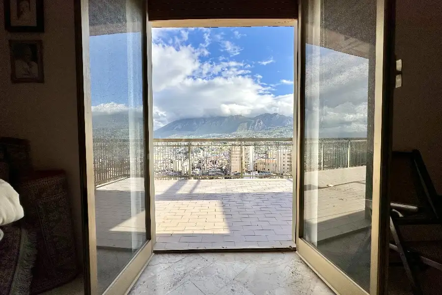 Attico in vendita di 175 mq a €255.000 (rif. 16/2026)