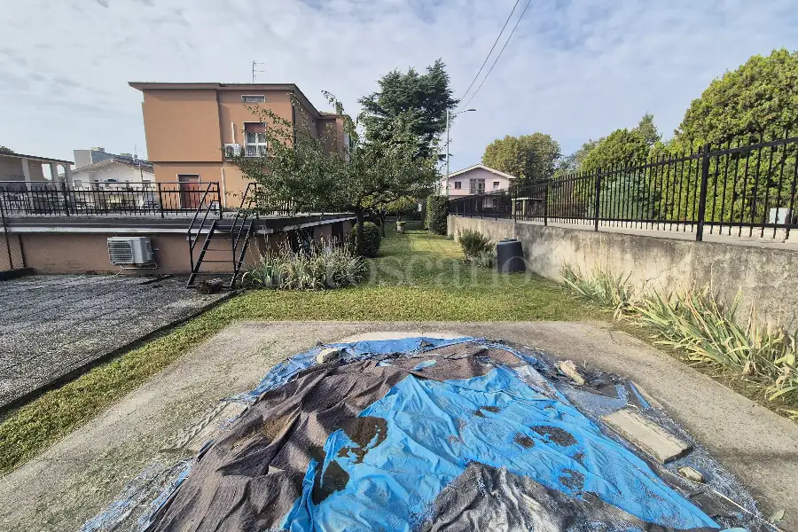 Villa Plurifamiliare in vendita di 350 mq a €750.000 (rif. 38/2025)