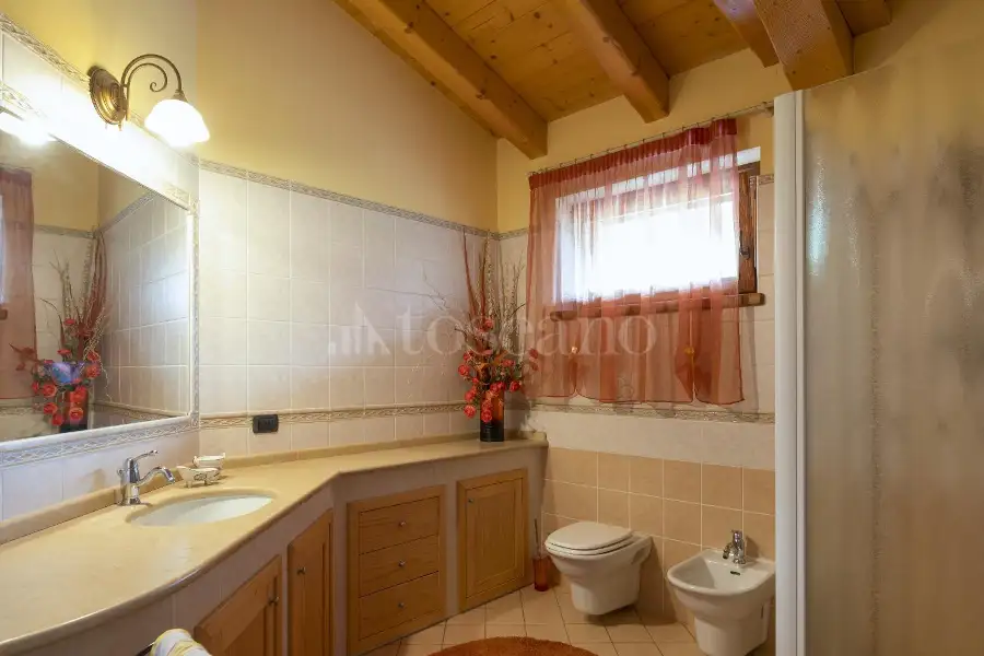 Casale in vendita di 1.000 mq a €990.000 (rif. 32/2025)