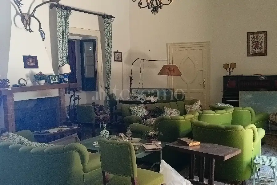 Casa in vendita di 480 mq a €450.000 (rif. 37/2026)