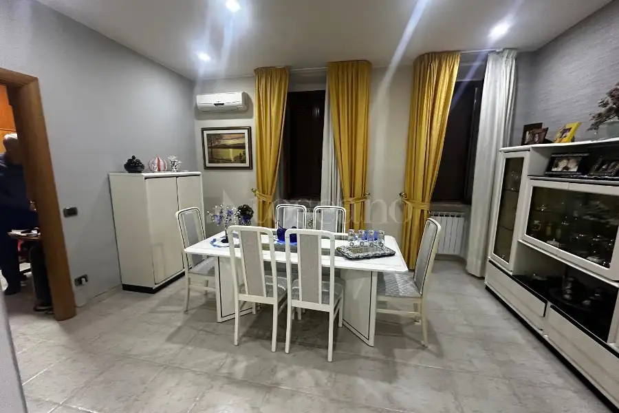 Casa Indipendente in vendita di 250 mq a €250.000 (rif. 92/2026)