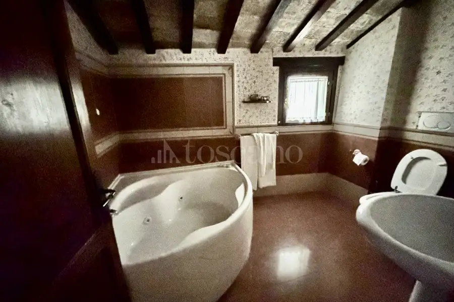 Albergo in vendita di 250 mq a €449.000 (rif. 40/2024)
