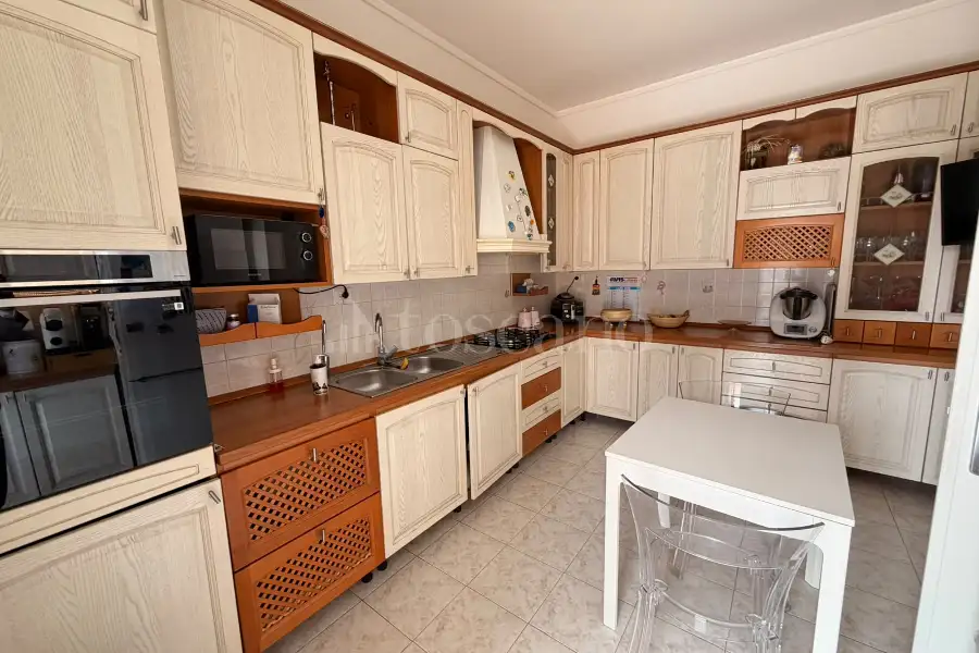 Casa in vendita di 268 mq a €619.000 (rif. 134/2026)