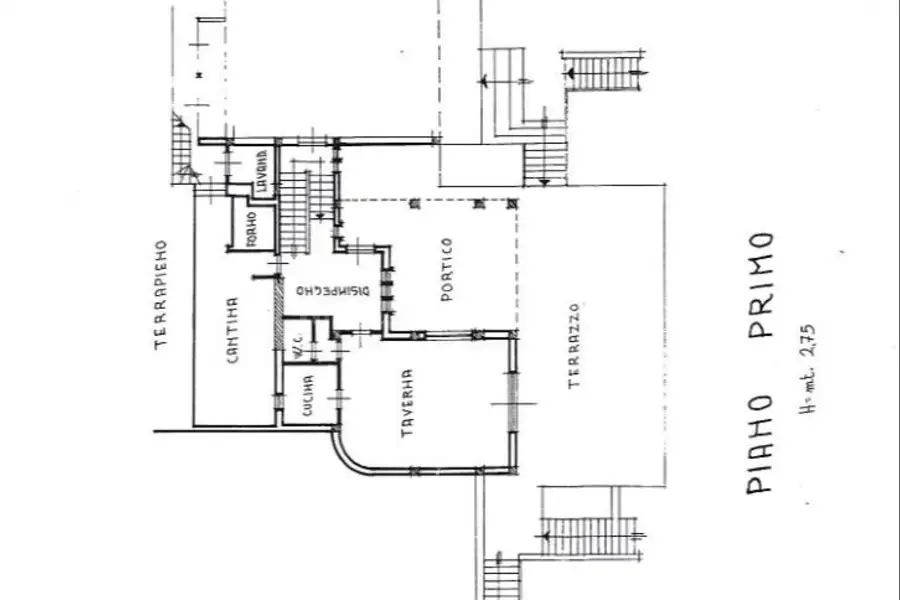 Villa Plurifamiliare in vendita di 850 mq a €899.000 (rif. 5/2026)