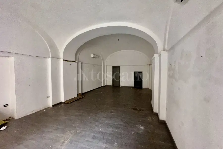 Negozio in affitto di 85 mq a €850 (rif. 19/2026)