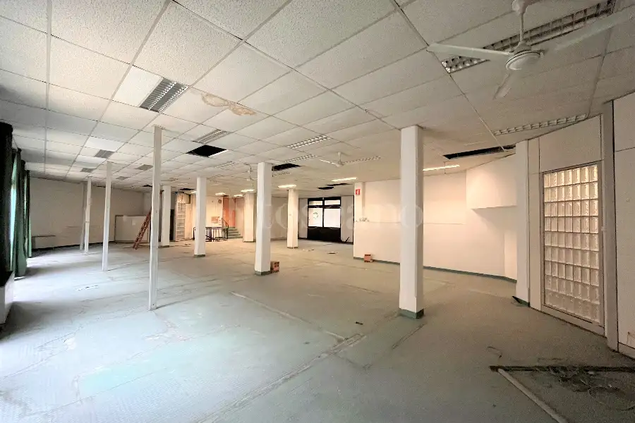 Magazzino in vendita di 820 mq a €620.000 (rif. 25/2026)