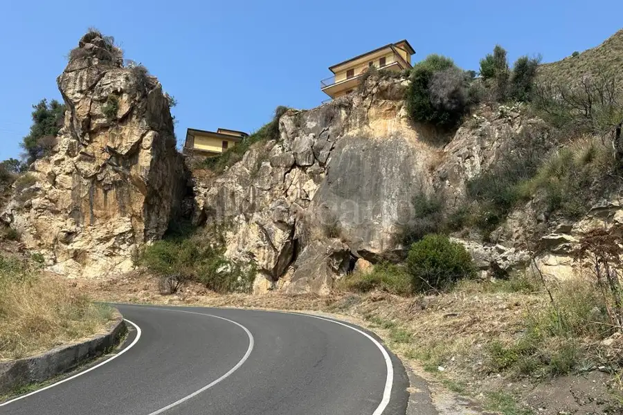 Villino a Schiera in vendita di 182 mq a €210.000 (rif. 31/2023)