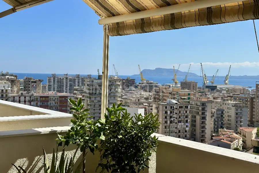 Attico in vendita di 140 mq a €420.000 (rif. 68/2026)