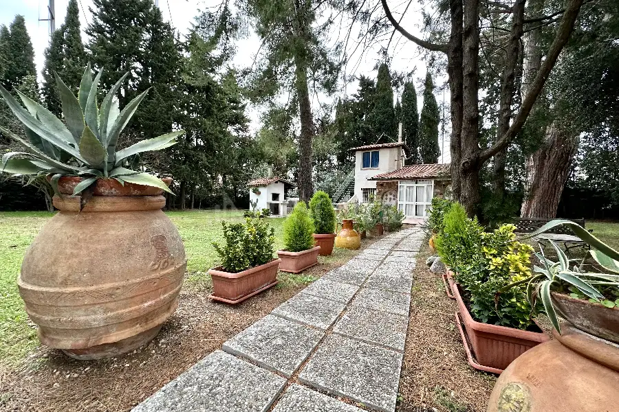 Casale in vendita di 200 mq a €790.000 (rif. 22/2025)
