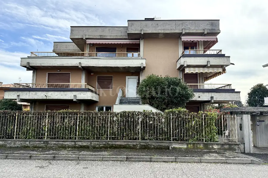 Villa Bifamiliare in vendita di 260 mq a €330.000 (rif. 9/2025)
