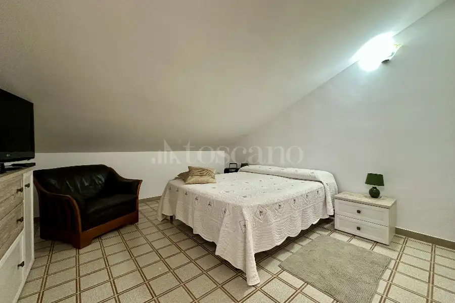 Villa Bifamiliare in vendita di 210 mq a €275.000 (rif. 27/2026)