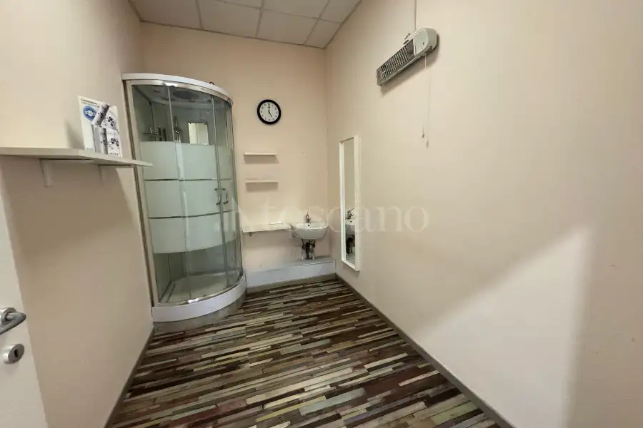 Negozio in affitto di 104 mq a €4.000 (rif. 13/2026)