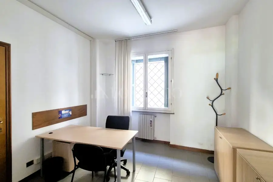 Ufficio in affitto di 90 mq a €950 (rif. 54/2026)