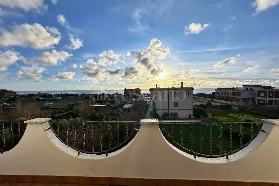 Attico in vendita di 160 mq a €339.000 (rif. 4/2026)