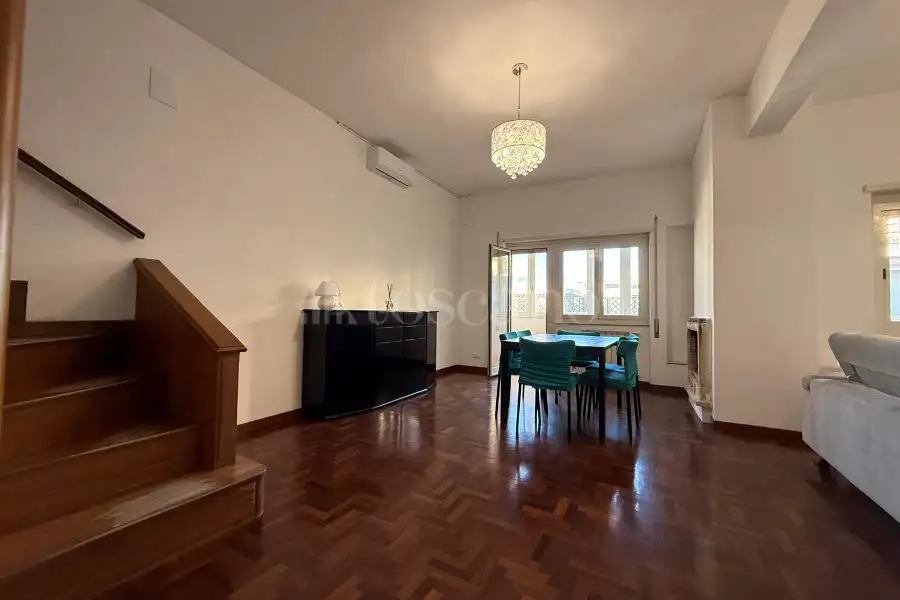 Attico in vendita di 190 mq a €575.000 (rif. 60/2025)