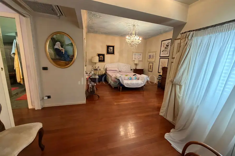 Villa Plurifamiliare in vendita di 430 mq a €395.000 (rif. 19/2026)