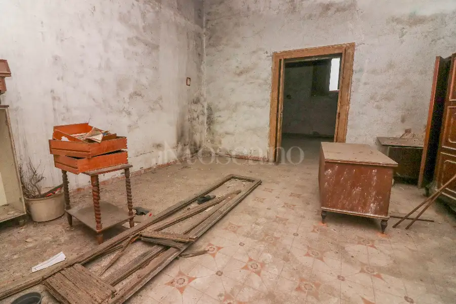 Casa Indipendente in vendita di 600 mq a €350.000 (rif. 27/2024)