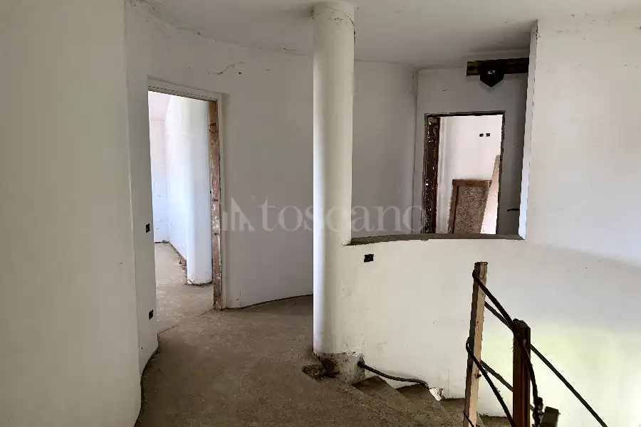 Villa Bifamiliare in vendita di 420 mq trattativa riservata (rif. 17/2026)
