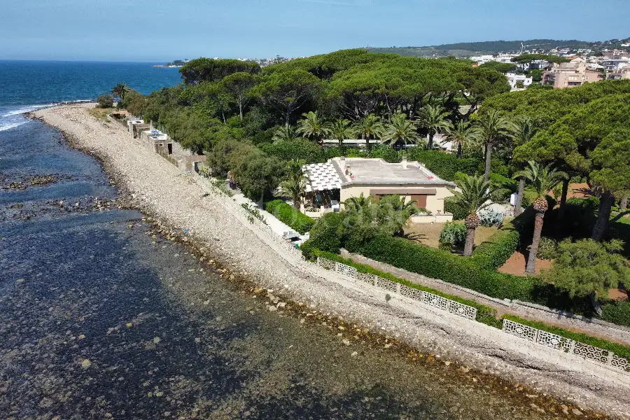 Villa in vendita di 250 mq a €1.200.000 (rif. 9/2025)