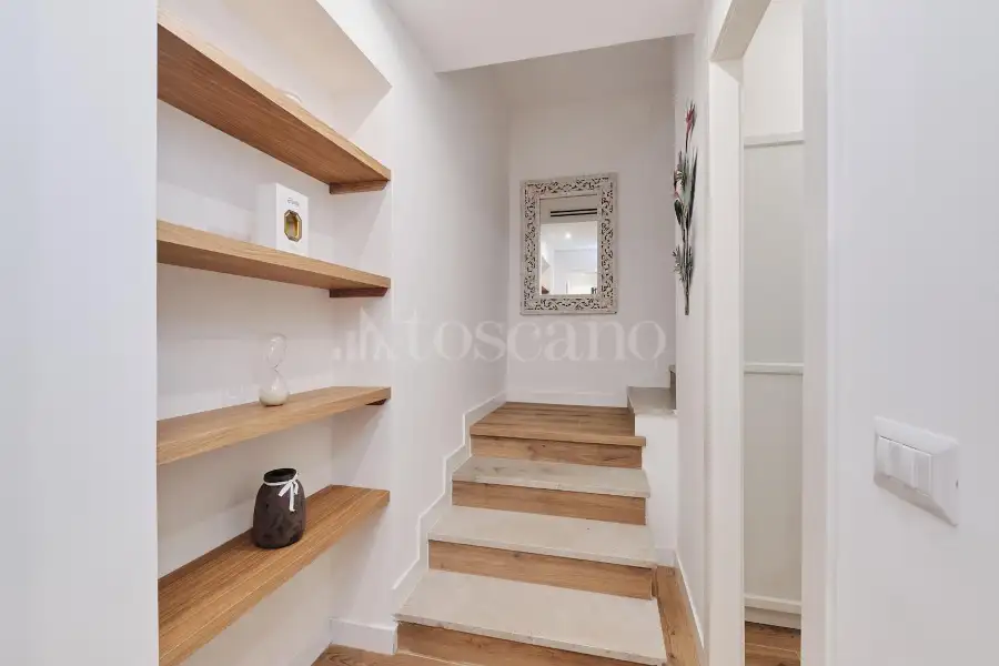 Villa in vendita di 259 mq a €1.100.000 (rif. 2/2026)