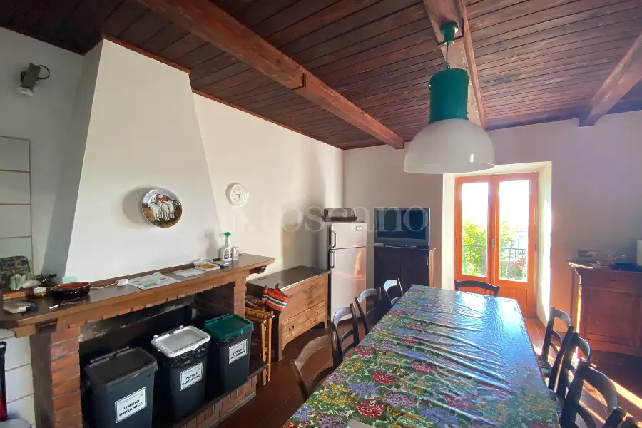 Palazzo in vendita di 250 mq a €75.000 (rif. 7/2025)