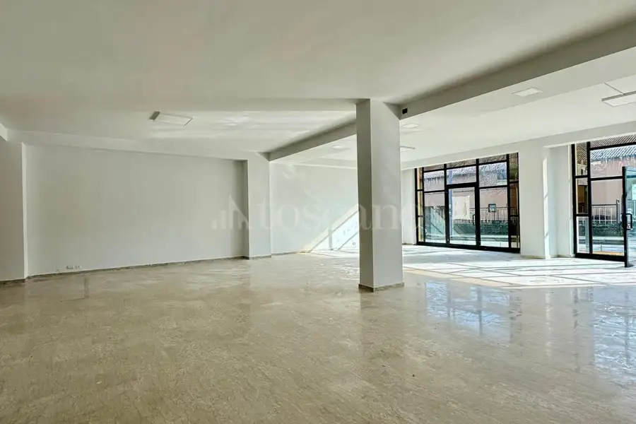 Negozio in affitto di 150 mq a €1.200 (rif. 8/2026)