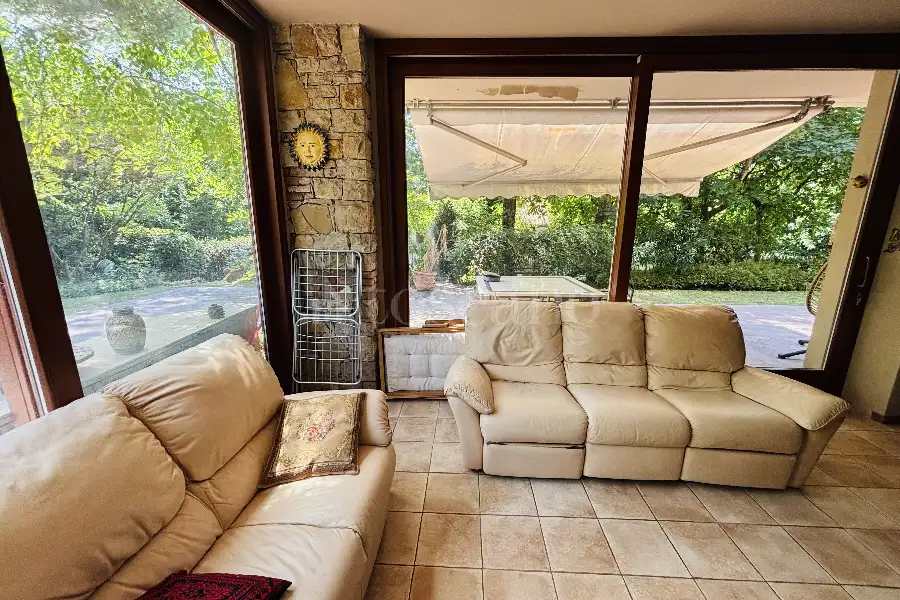 Villa in vendita di 385 mq a €880.000 (rif. 39/2026)