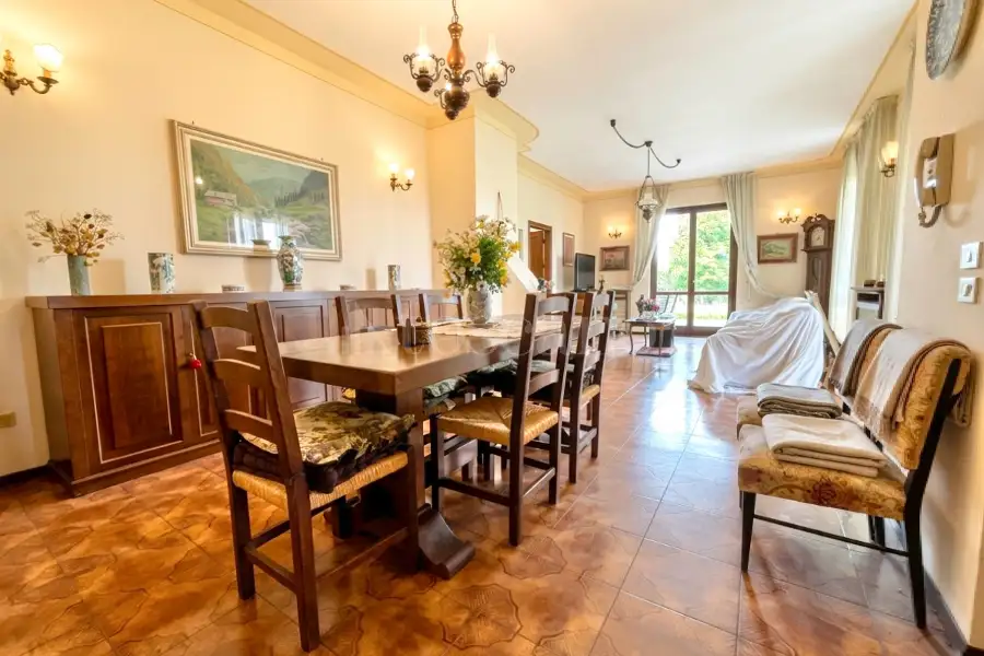 Villa in vendita di 400 mq a €520.000 (rif. 13/2026)